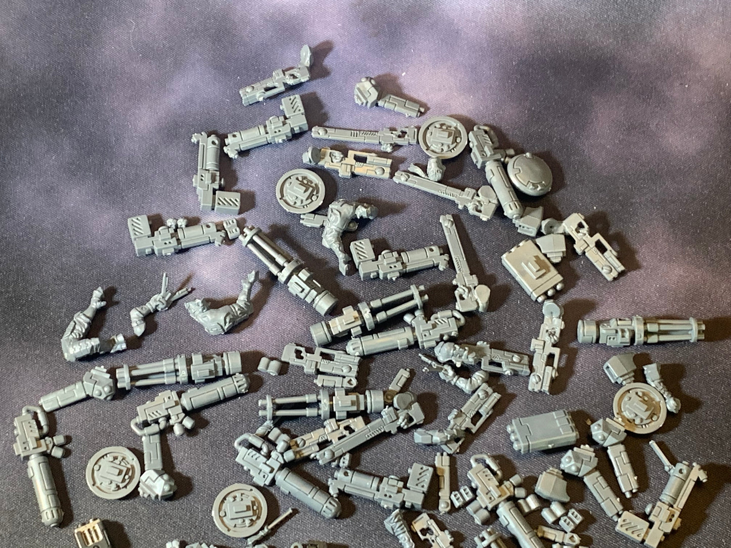 Warhammer 40k Tau Crisis Battlesuits Suits with Weapon Bits
