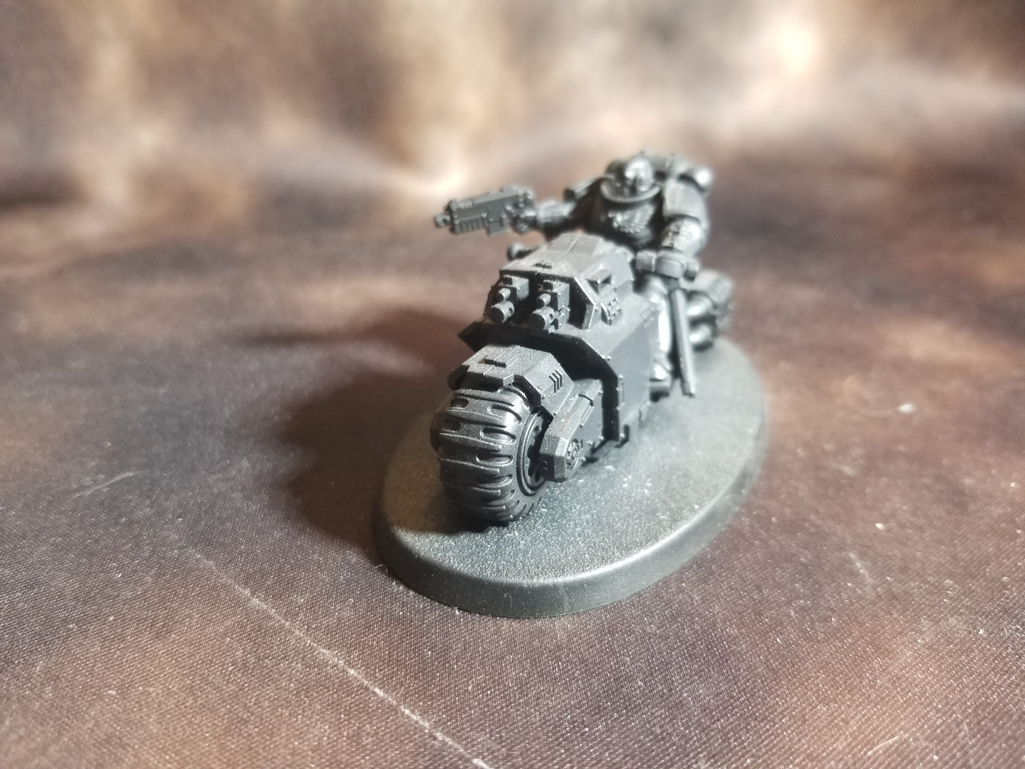 Warhammer 40k Space Marines Primaris Outrider Bikes