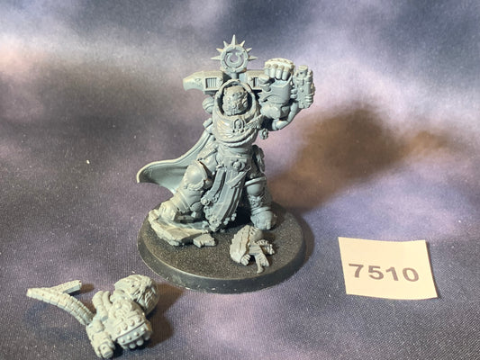 Warhammer 40k Space Marines Ultramarines Marneus Calgar
