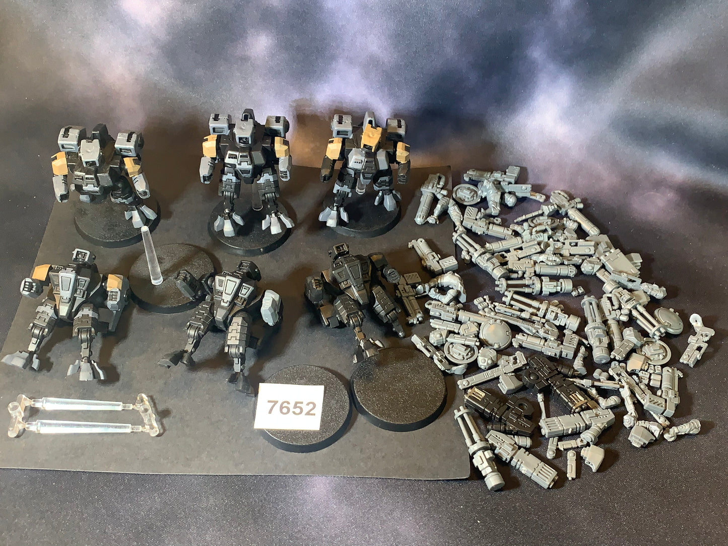 Warhammer 40k Tau Crisis Battlesuits Suits with Weapon Bits